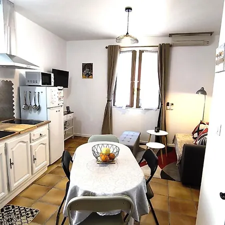 아파트 Cosy Climatise Dans Un Village Du Minervois