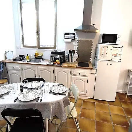 Cosy Climatise Dans Un Village Du Minervois 아파트